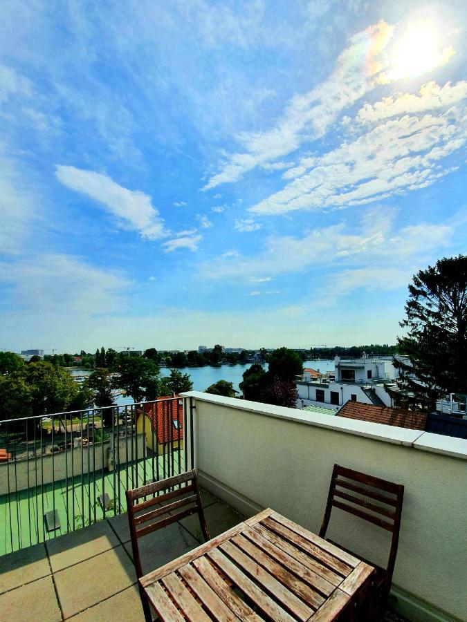 Near Lake Two Bedroom Fully Furnished Apartment Wien Eksteriør bilde